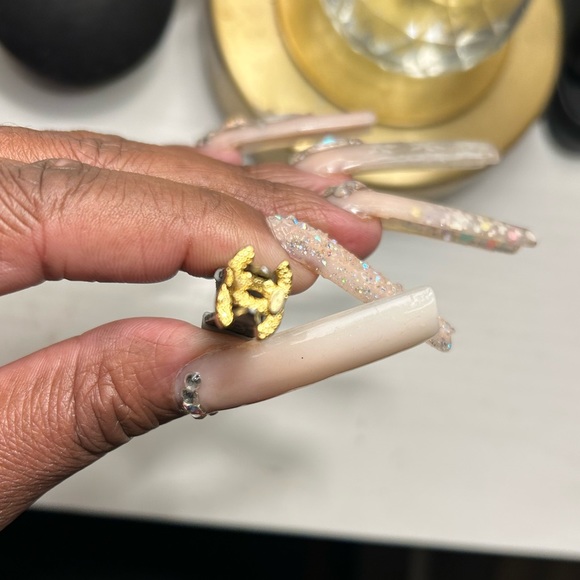 Amber - Picture 10 of 17